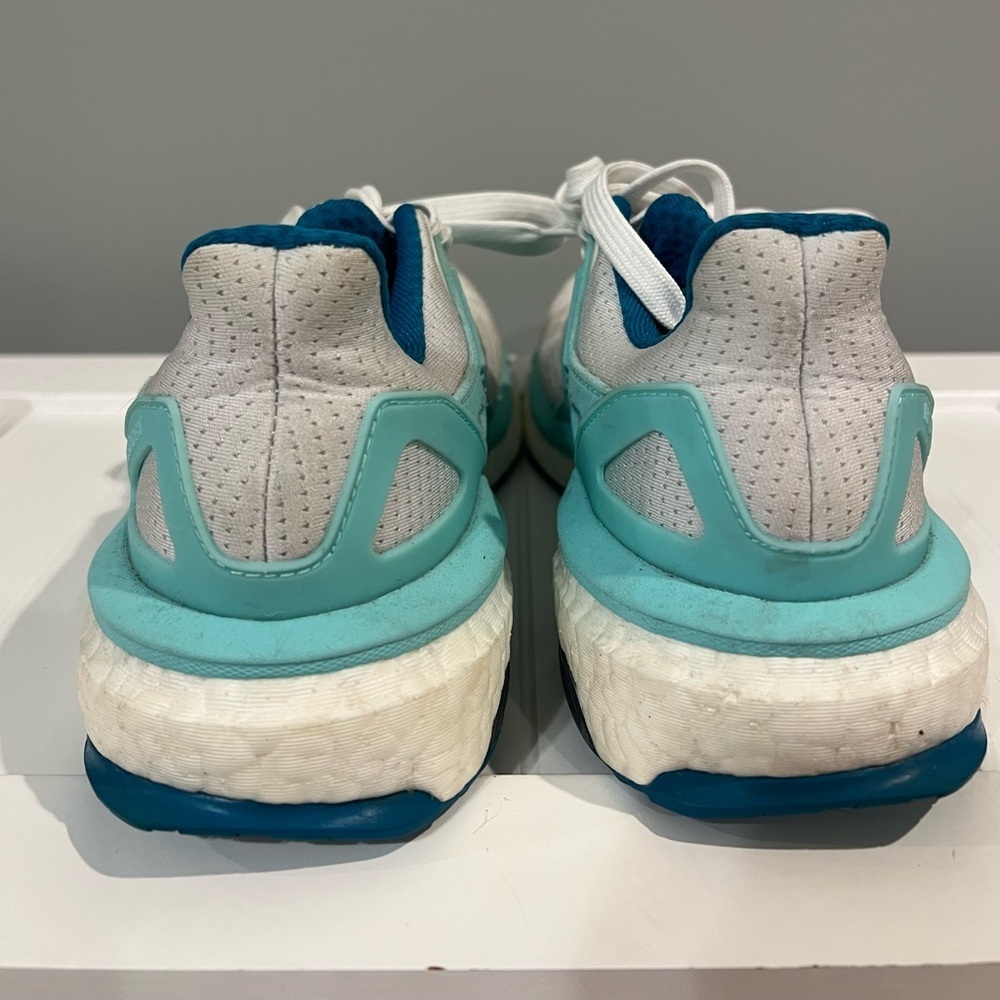 Adidas Energy Boost Sneakers Women's 7.5 View 4